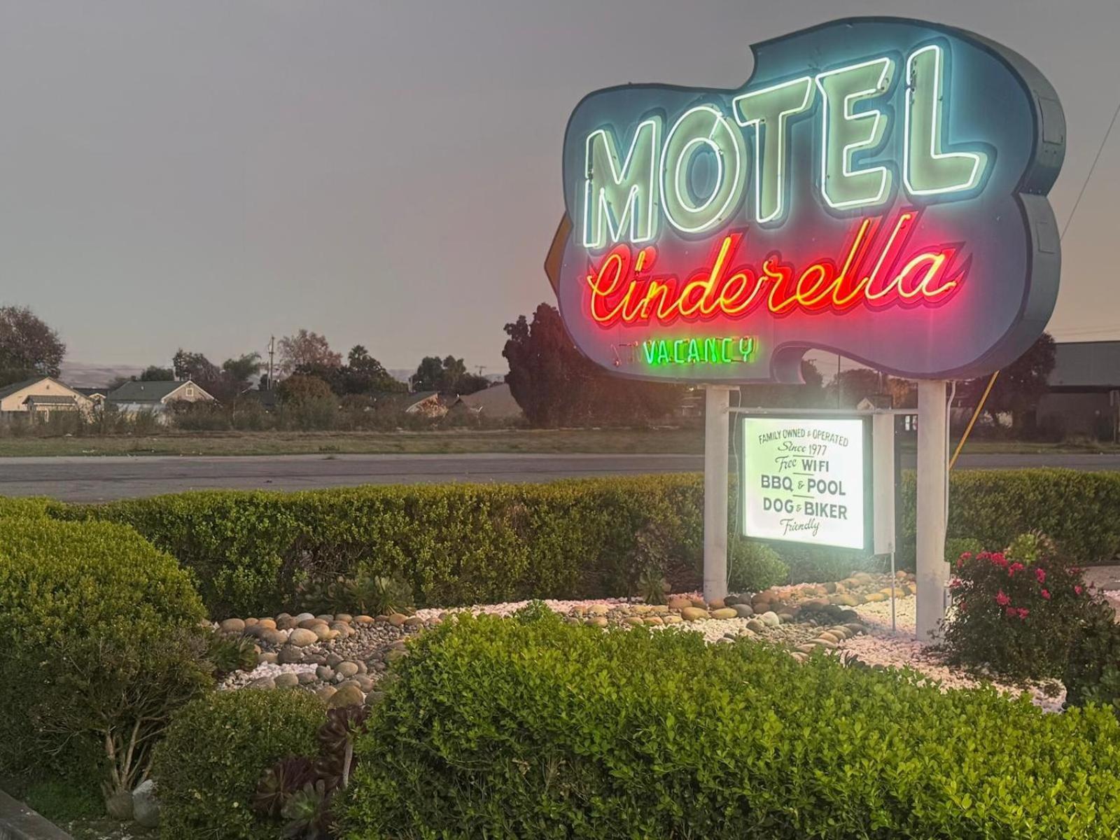 Cinderella Motel Hollister Eksteriør billede